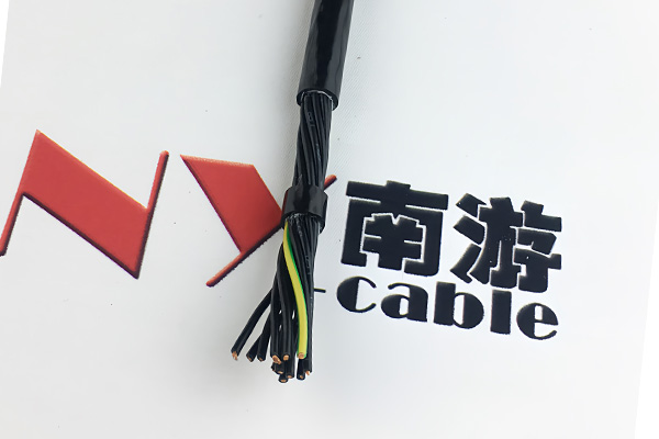 耐磨与柔软并存：聚氨酯电缆的特性与应用领域